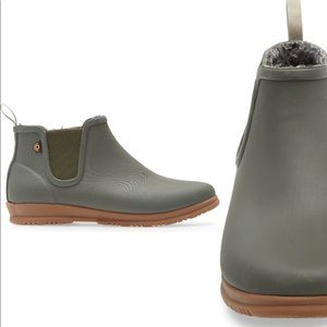 Bogs booties-like new condition
